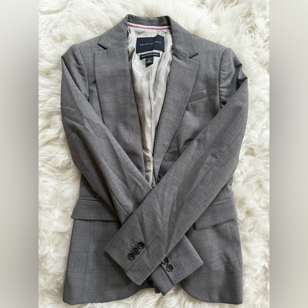 *SOLD*Banana Republic 2 piece pants suit